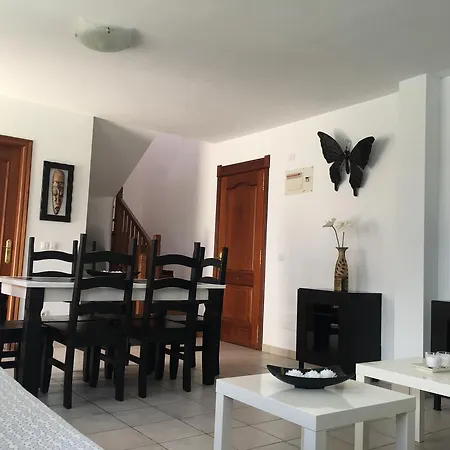 Villa Mirando Al Este *